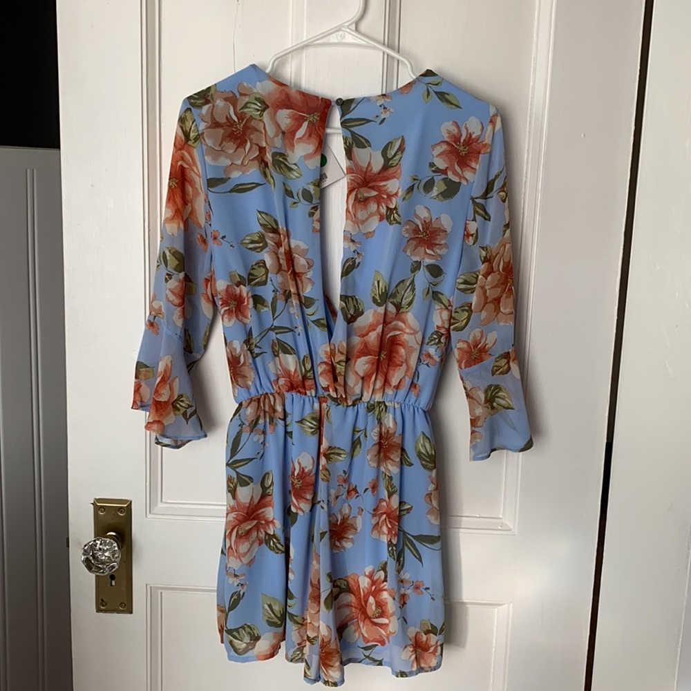 Flowered romper - Picture 3 of 3